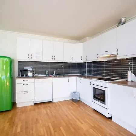 101 - Whale Safari Lägenhet